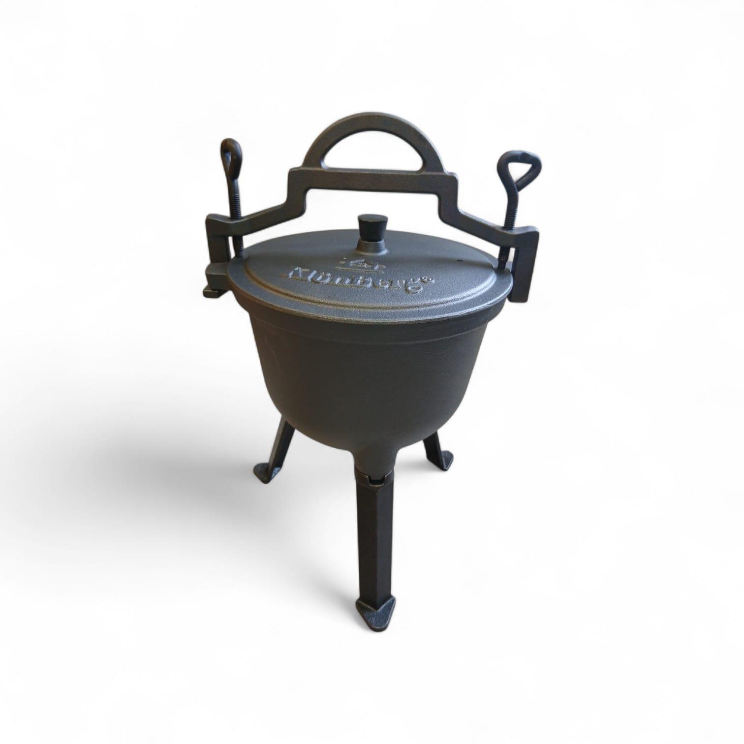 Čuguna kempinga katls ar vāku uz kājām