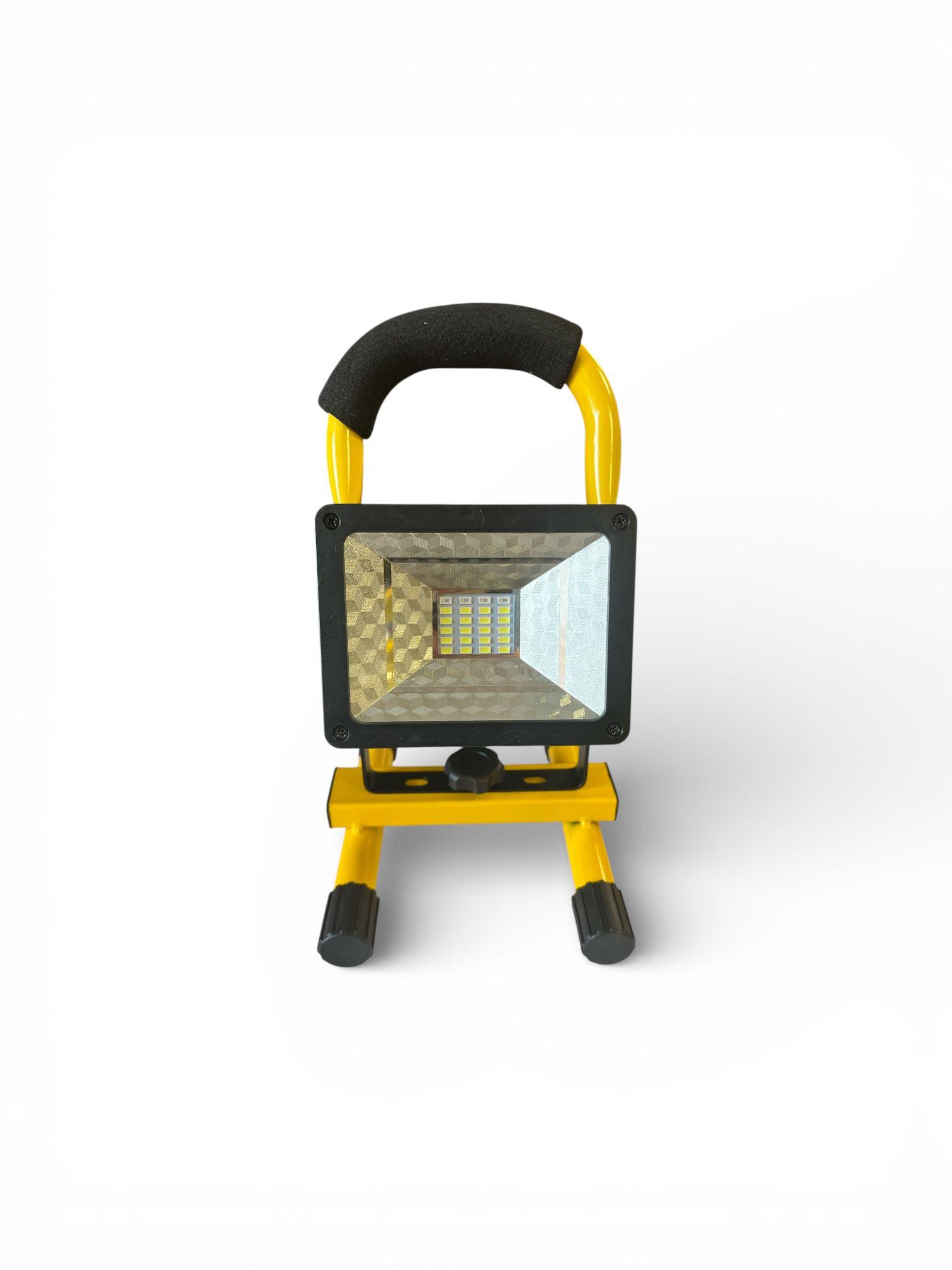 LED Prožektors 30W (Āra Darbiem)